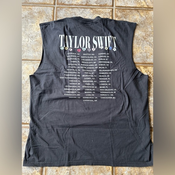 Taylor Swift Eras Tour heart hands tank, nwot, xl - Picture 2 of 2
